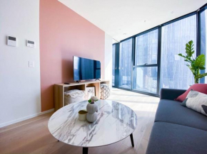 Glamorous Southbank home#MSQ14